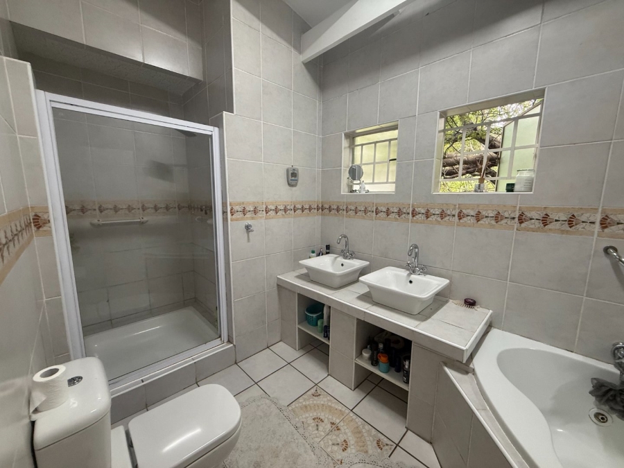 4 Bedroom Property for Sale in Schoemansville North West